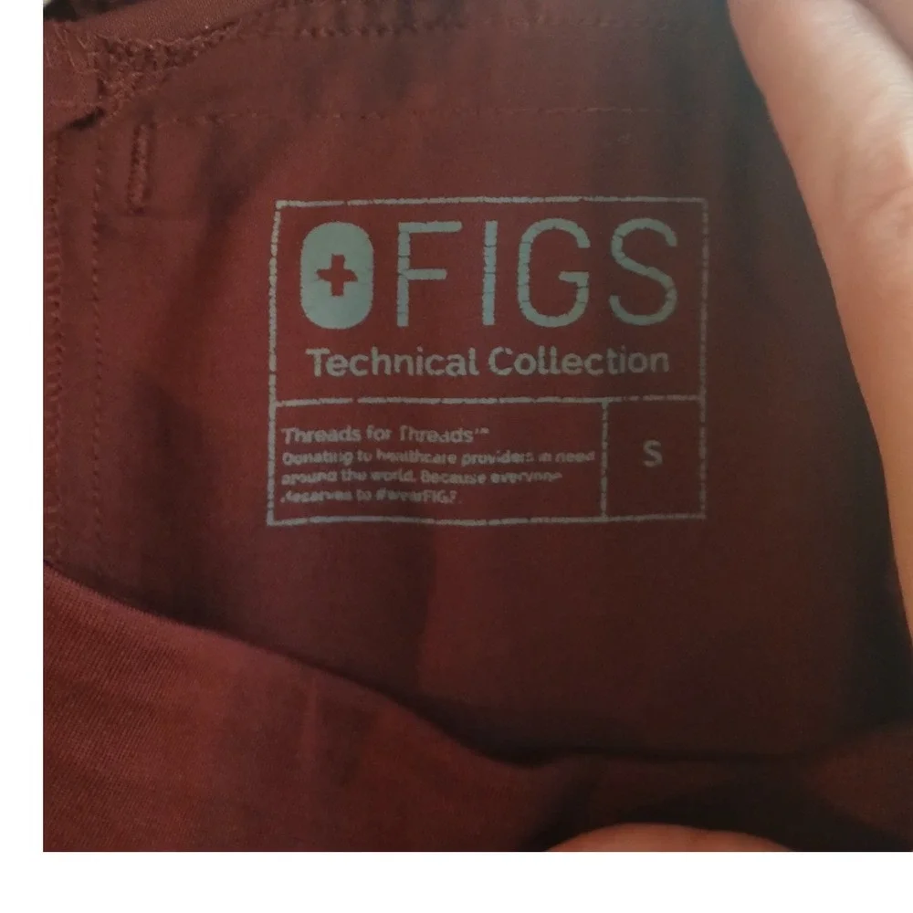 FIGS Scrub Pants Cargo Pockets Elastic Waist Burgundy Red Women's Size Small